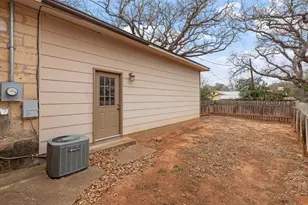 505 Waldrip St, Fredericksburg, TX 78624 - Photo 30