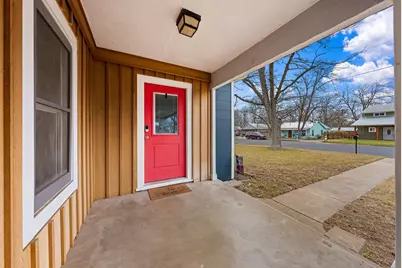 314 W Hackberry St, Fredericksburg, TX 78624 - Photo 6