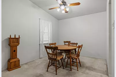 707 Bell St, Fredericksburg, TX 78624 - Photo 4