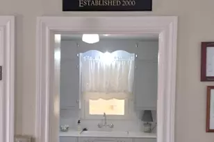 406 N Adams St, Fredericksburg, TX 78624 - Photo 8