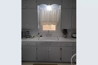 406 N Adams St, Fredericksburg, TX 78624 - Photo 10