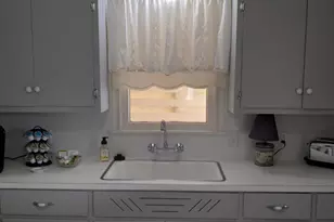 406 N Adams St, Fredericksburg, TX 78624 - Photo 10