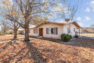 113 W Nimitz St, Fredericksburg, TX 78624 - Photo 2