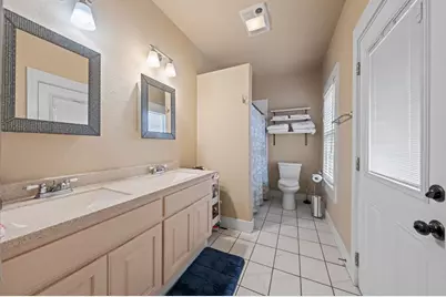 312 Lytle St, Kerrville, TX 78028 - Photo 8