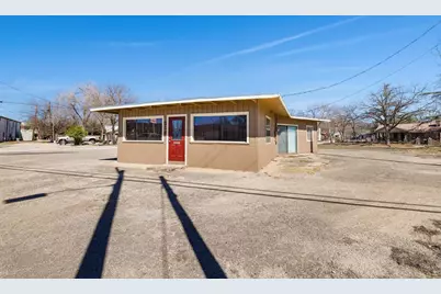 518 N Junction Hwy, Kerrville, TX 78028 - Photo 1