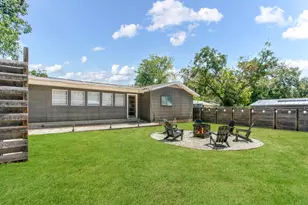 333 W Burbank St, Fredericksburg, TX 78624 - Photo 24