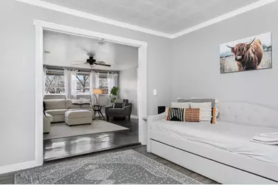 333 W Burbank St, Fredericksburg, TX 78624 - Photo 4