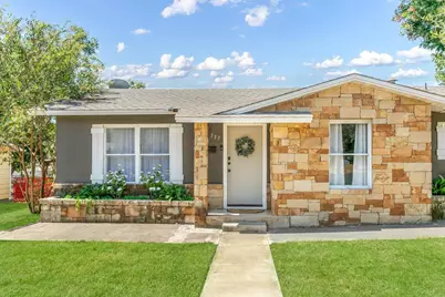 333 W Burbank St, Fredericksburg, TX 78624 - Photo 1