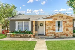 333 W Burbank St, Fredericksburg, TX 78624 - Photo 1