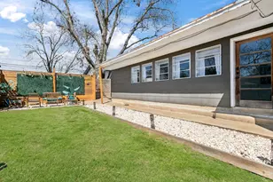 333 W Burbank St, Fredericksburg, TX 78624 - Photo 2