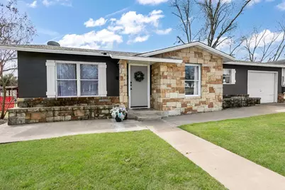 333 W Burbank St, Fredericksburg, TX 78624 - Photo 1