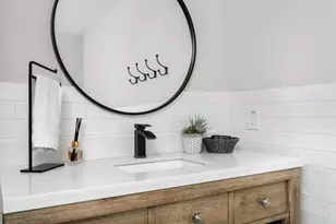 915 Bell St, Fredericksburg, TX 78624 - Photo 14