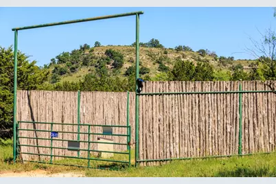 3610 Welgehausen Rd, Fredericksburg, TX 78624 - Photo 32