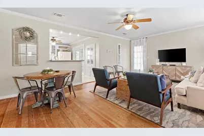 403 E Schubert St, Fredericksburg, TX 78624 - Photo 4