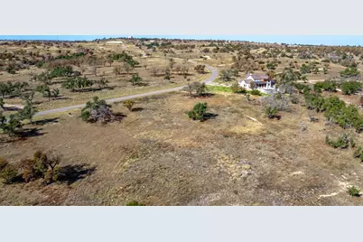 826 Sutton Dr, Fredericksburg, TX 78624 - Photo 2