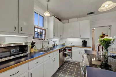 908 N Crockett St, Fredericksburg, TX 78624 - Photo 14