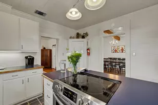 908 N Crockett St, Fredericksburg, TX 78624 - Photo 12