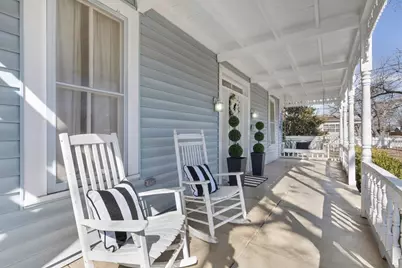 908 N Crockett St, Fredericksburg, TX 78624 - Photo 4