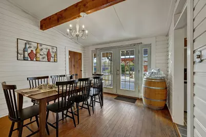 908 N Crockett St, Fredericksburg, TX 78624 - Photo 8