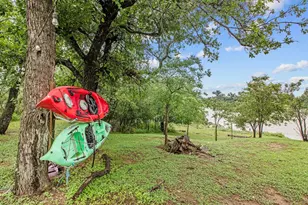 211 W Riverside Dr, Llano, TX 78643 - Photo 8