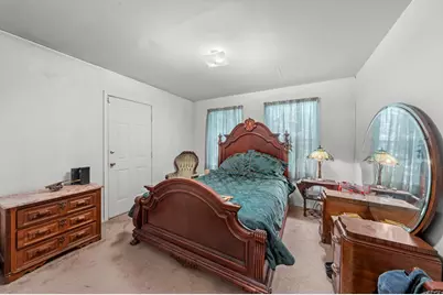 618 Lois St, Kerrville, TX 78028 - Photo 12