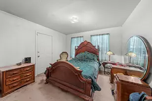 618 Lois St, Kerrville, TX 78028 - Photo 12