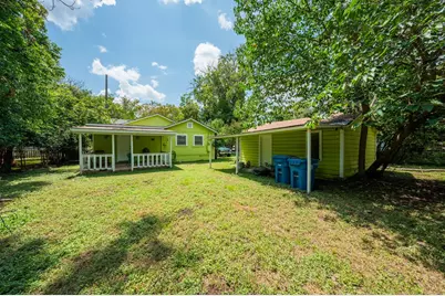 618 Lois St, Kerrville, TX 78028 - Photo 4