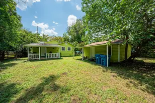 618 Lois St, Kerrville, TX 78028 - Photo 4