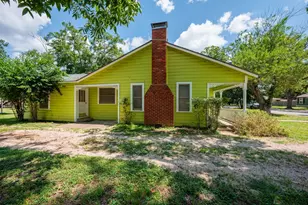 618 Lois St, Kerrville, TX 78028 - Photo 16