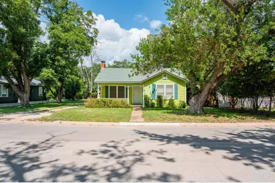 618 Lois St, Kerrville, TX 78028 - Photo 22