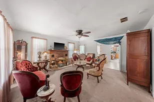 618 Lois St, Kerrville, TX 78028 - Photo 6