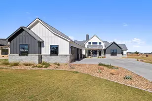 220 Interlaken St, Fredericksburg, TX 78624 - Photo 1