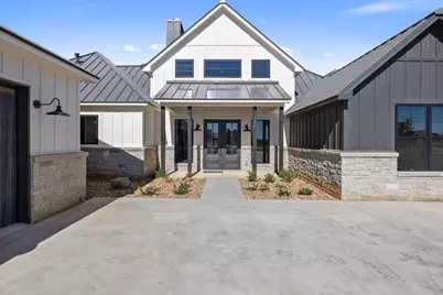 220 Interlaken St., Fredericksburg, TX 78624 - Photo 2