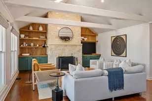 205 E Centre St, Fredericksburg, TX 78624 - Photo 8