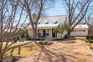 205 E Centre St, Fredericksburg, TX 78624 - Photo 46