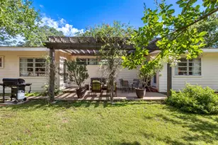 207 Walnut St, Fredericksburg, TX 78624 - Photo 40
