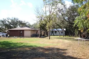 105 E Kathleen Dr, Kerrville, TX 78028 - Photo 10