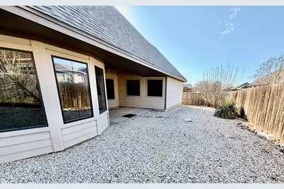 704 Darlington Dr, Fredericksburg, TX 78624 - Photo 2