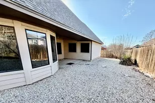 704 Darlington Dr, Fredericksburg, TX 78624 - Photo 2