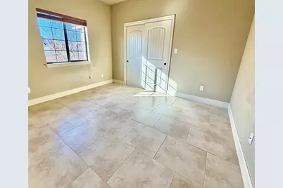 704 Darlington Dr, Fredericksburg, TX 78624 - Photo 8