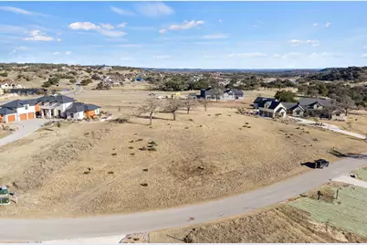 648 Presidio Ridge Dr, Fredericksburg, TX 78624 - Photo 2