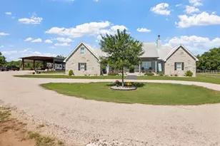 139 Armory Rd, Fredericksburg, TX 78624 - Photo 2