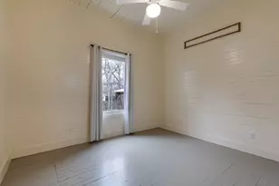 319 W Creek St, Fredericksburg, TX 78624 - Photo 22