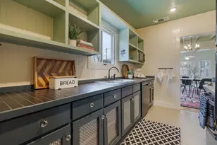 319 W Creek St, Fredericksburg, TX 78624 - Photo 10