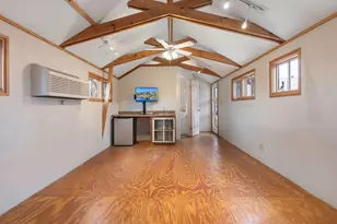 319 W Creek St, Fredericksburg, TX 78624 - Photo 24