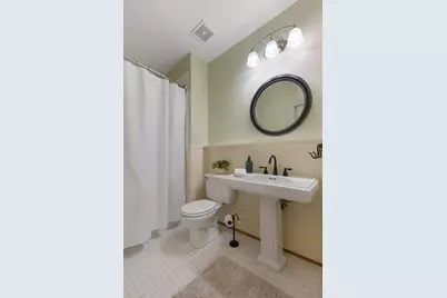 319 W Creek St, Fredericksburg, TX 78624 - Photo 14