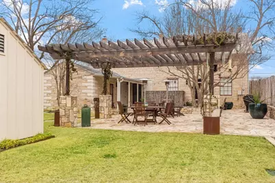 125 W San Antonio St, Fredericksburg, TX 78624 - Photo 16