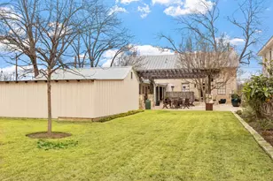 125 W San Antonio St, Fredericksburg, TX 78624 - Photo 20