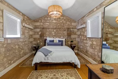 125 W San Antonio St, Fredericksburg, TX 78624 - Photo 18