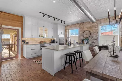 125 W San Antonio St, Fredericksburg, TX 78624 - Photo 16